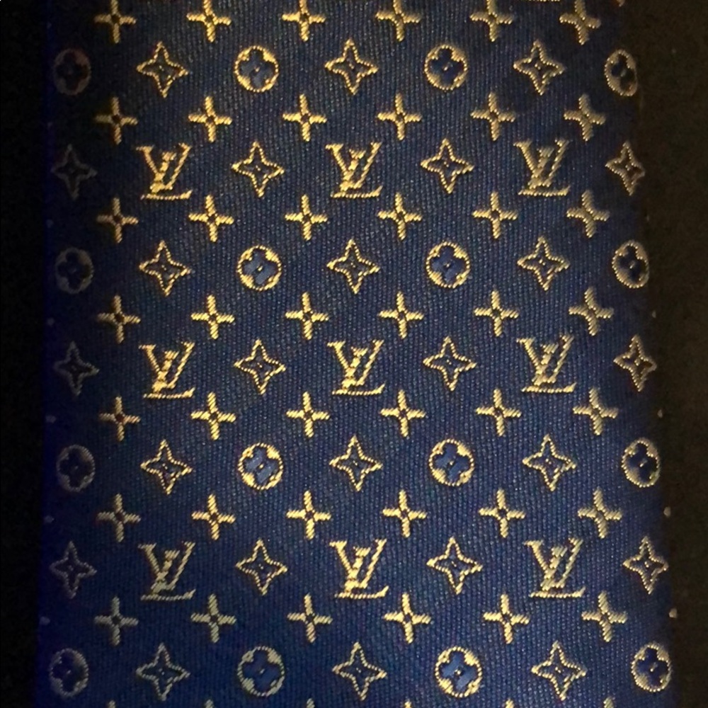 Louis Vuitton 100% Silk Blue Tie